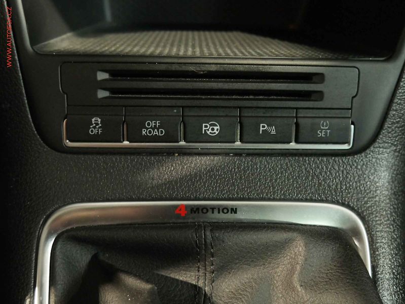 Volkswagen Tiguan (2010) 2.0 TDi 4x4, Sport&Style, TZ - fotka 15 z 18