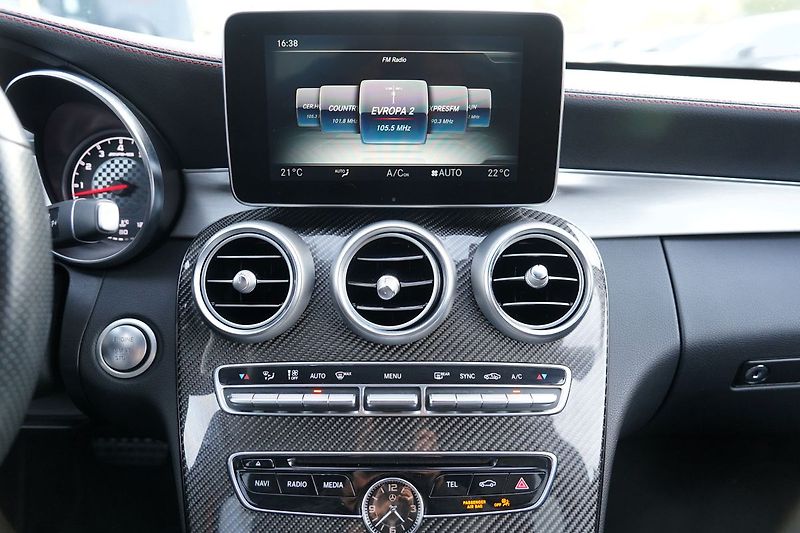 Mercedes-Benz Třídy C C43 AMG 4Matic/ČR/Performance - fotka 32 z 42