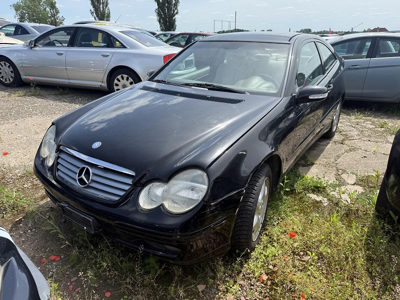 Mercedes-Benz Třídy C (2001) 2.0 95kw - fotka 1 z 17