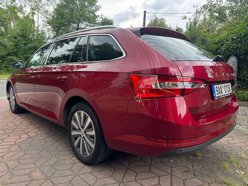 Škoda Superb 2.0TDi F.LED, KAMERA, EL.TAŽNÉ - fotka 4 z 26