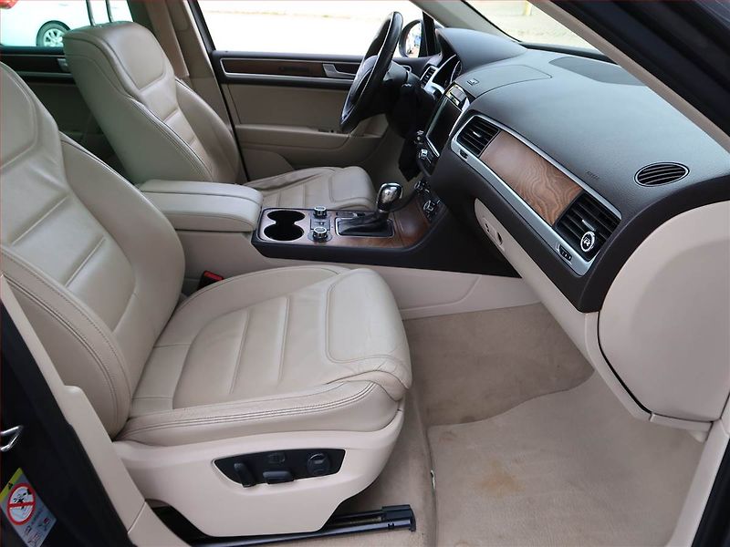 Volkswagen Touareg (2012) R-Line 3.0 TDI, 4X4, Automat - fotka 9 z 22