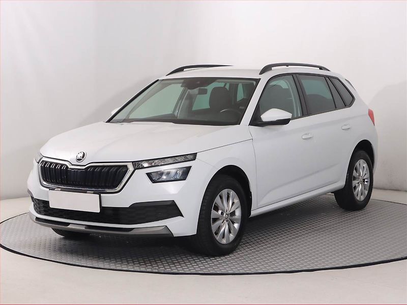 Škoda Kamiq (2019) Style 1.0 TSI, Serv.kniha - fotka 2 z 20