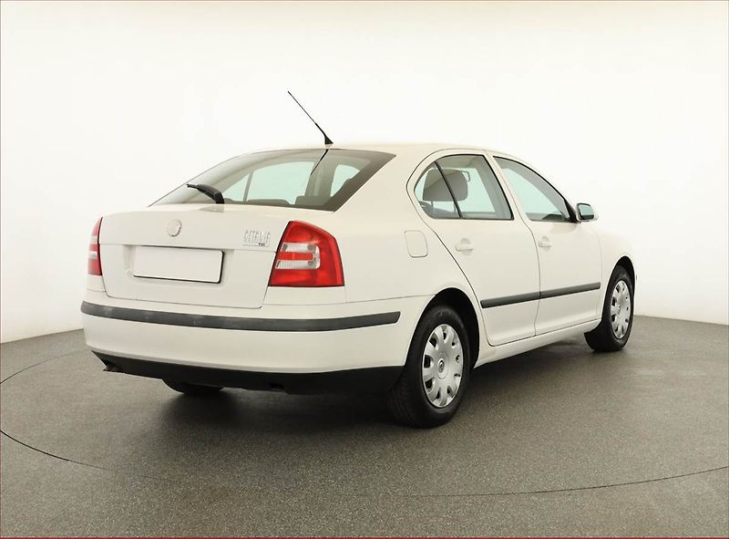 Škoda Octavia (2007) 1.9 TDI, nová STK - fotka 5 z 11