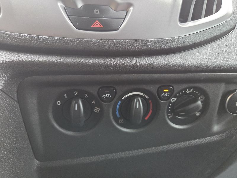 Ford Transit (2015) 2.2TDCI 114kW L2H3 - fotka 22 z 33