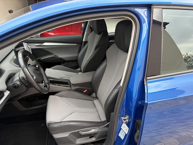 Škoda Enyaq (2021) 60, tazne, Race Blue - fotka 5 z 14