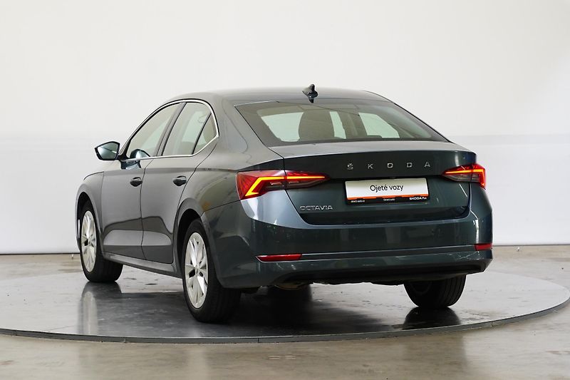 Škoda Octavia - fotka 7 z 26