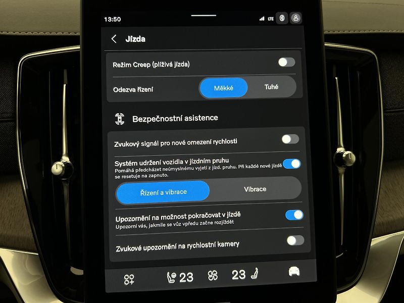 Volvo XC90 T8 AWD RECHARGE BRIGHT PLUS - fotka 43 z 56