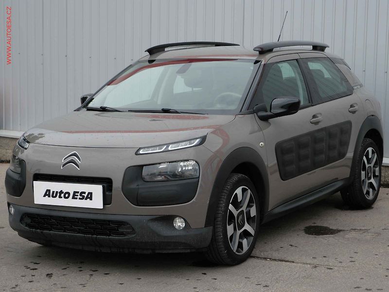 Citroën C4 Cactus (2015) 1.2 PT, ČR, AC, tempo, park - fotka 3 z 21