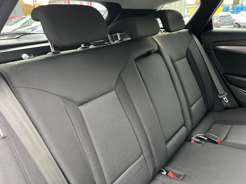 Hyundai i40 1.7CRDi NAVI KAMERA TEMPOMAT - fotka 31 z 46