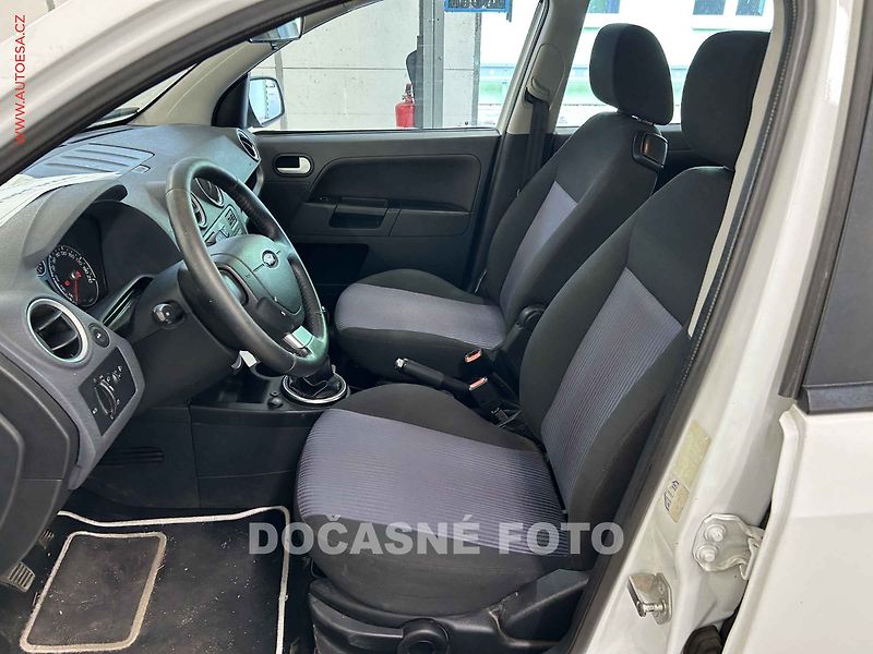 Ford Fusion (2010) 1.4 TDCi, ČR, AC, tažné - fotka 3 z 3
