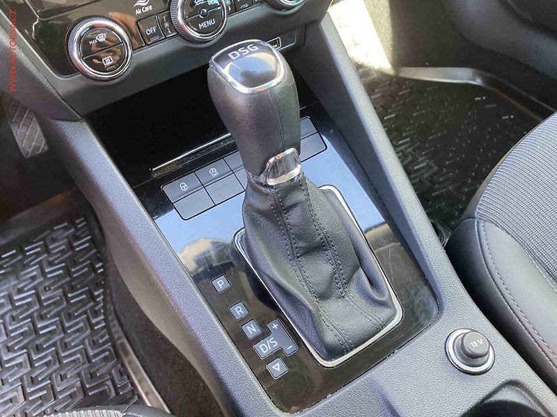 Škoda Octavia (2019) 1.5 TGi, Style, DSG, LED - fotka 16 z 19