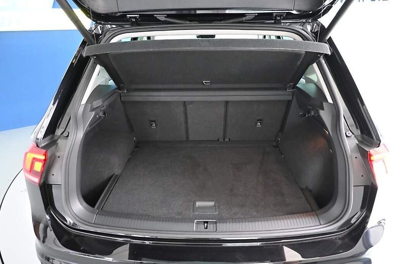 Volkswagen Tiguan (2021) 2.0 4Motion LED Matrix DSG ACC - fotka 8 z 35