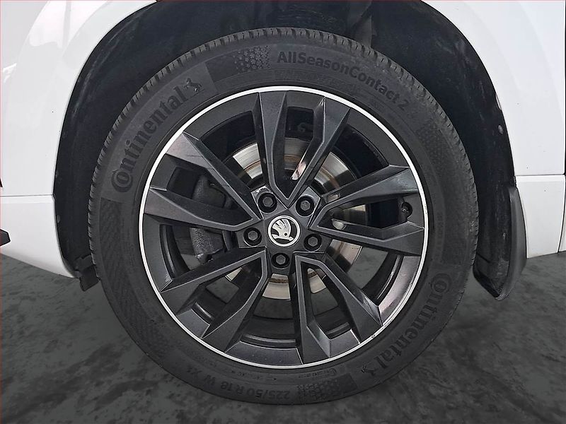 Škoda Karoq (2022) Sportline 2.0 TSI - fotka 15 z 22