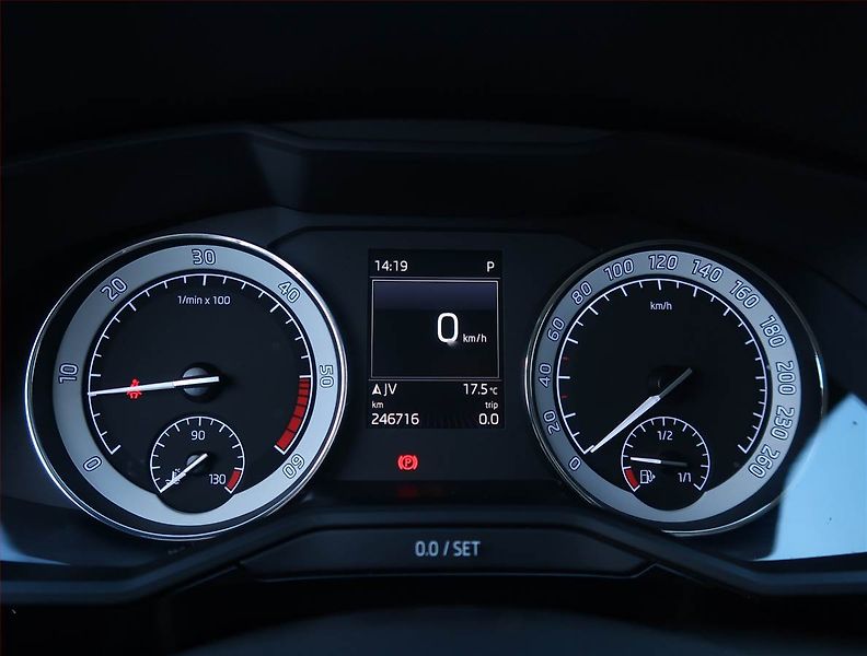 Škoda Superb (2016) Laurin&Klement 2.0 TDI - fotka 11 z 28