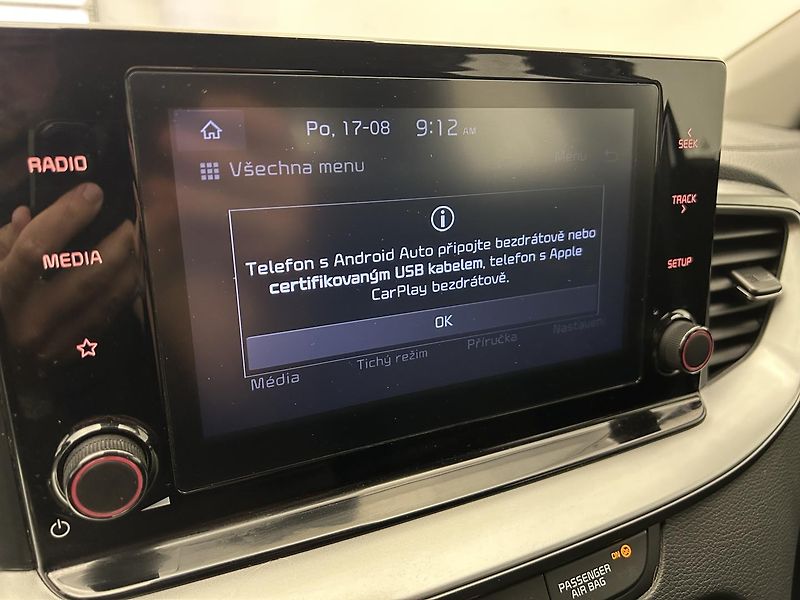 Kia Ceed 1.5 T-GDi  DCT SPIN - fotka 14 z 23