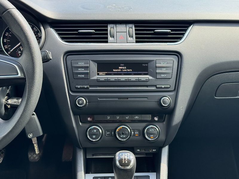 Škoda Octavia (2014) Ambition 1.6 TDI 77kW - fotka 19 z 31