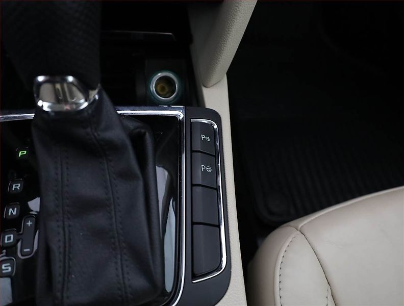 Škoda Superb (2014) Ambition Plus 3.6 FSI V6, 4X4 - fotka 14 z 18