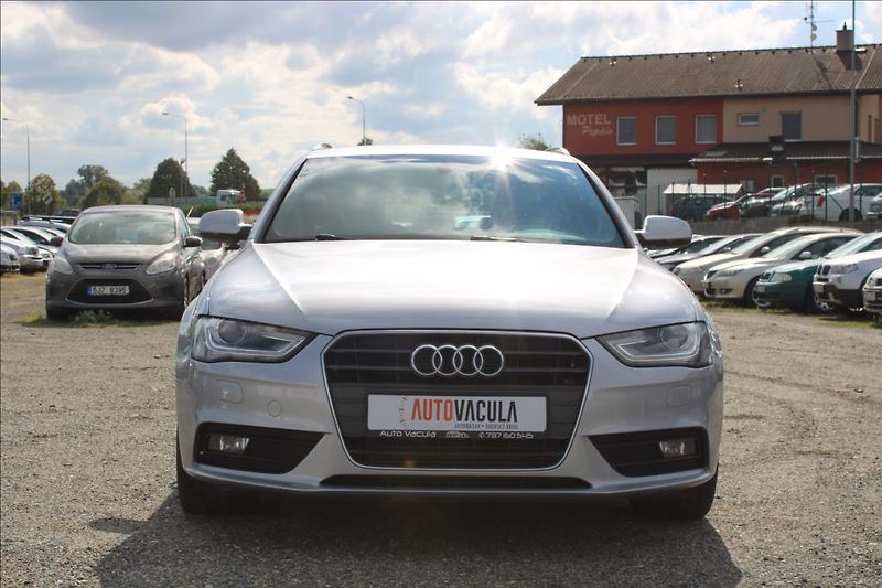 Audi A4 2,0 TDi  AUTOMAT, S-LINE - fotka 3 z 33