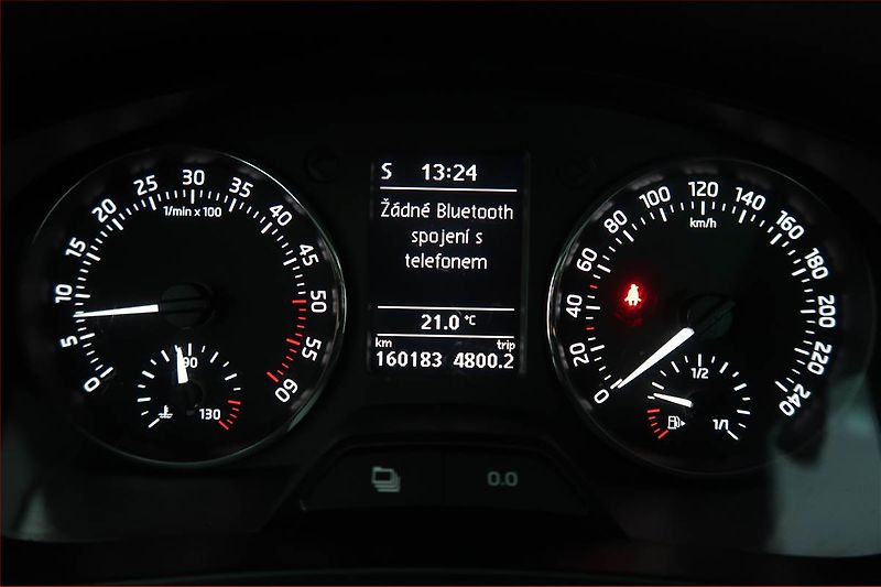 Škoda Rapid (2012) Elegance 1.6 TDI, Navi - fotka 11 z 17