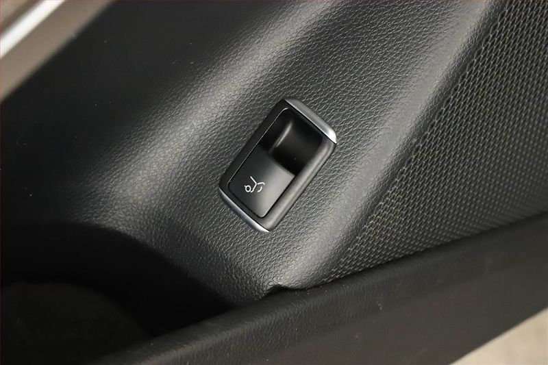 Mercedes-Benz GLA (2017) 220 d 4MATIC - fotka 19 z 21