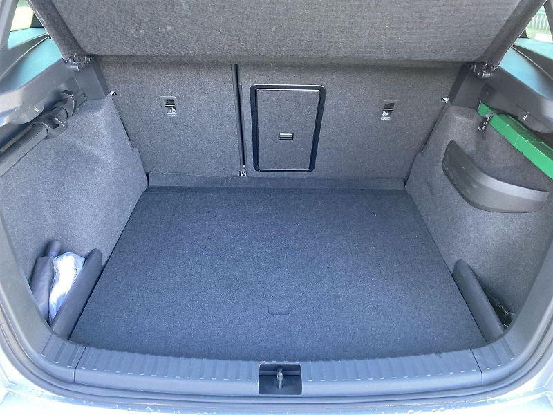 Škoda Karoq (2025) 2.0 TDI 4x4 DSG Sportline - fotka 32 z 38