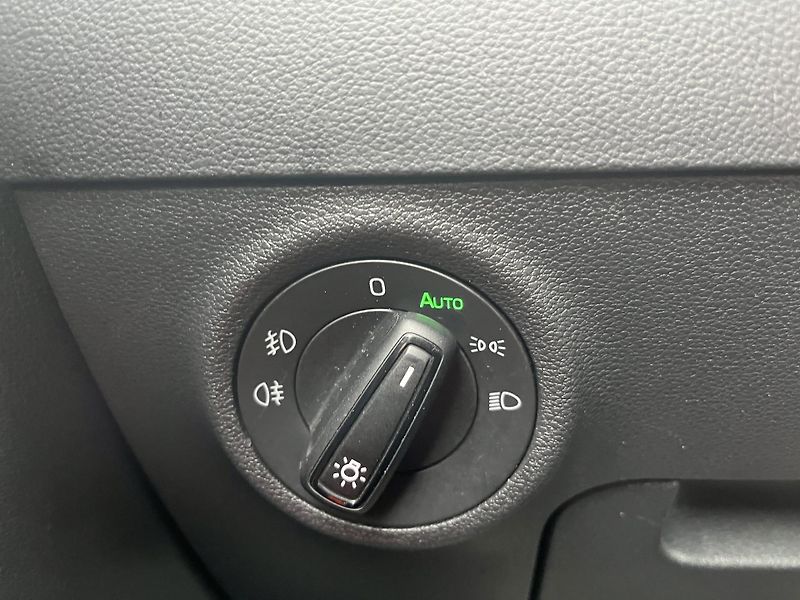 Škoda Karoq 2.0TDI DSG BUSINESS - fotka 16 z 21