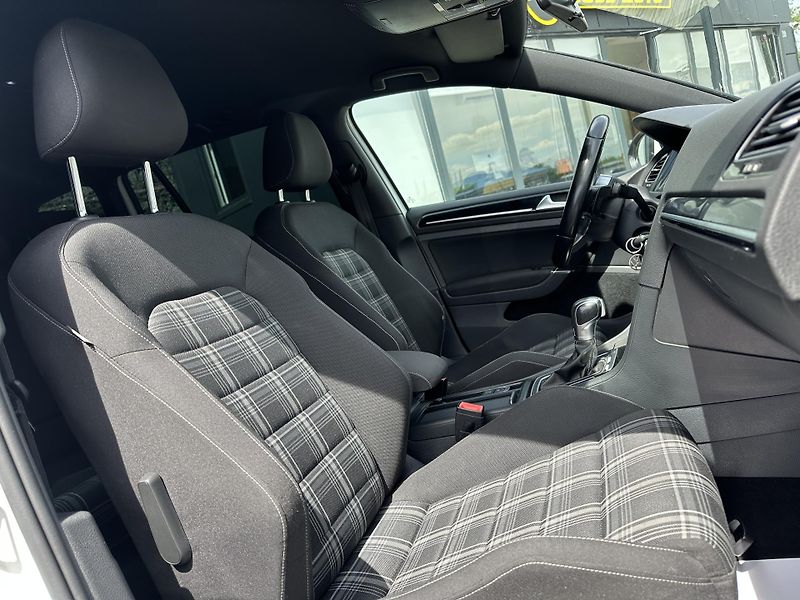 Volkswagen Golf (2016) Volkswagen Golf 2016 - fotka 11 z 19