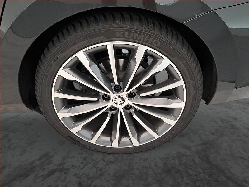 Škoda Superb (2016) Laurin&Klement 2.0 TDI 4x4 - fotka 15 z 18