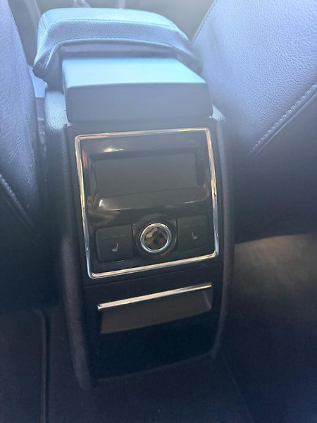 Škoda Superb (2012) Servisovano - fotka 10 z 21