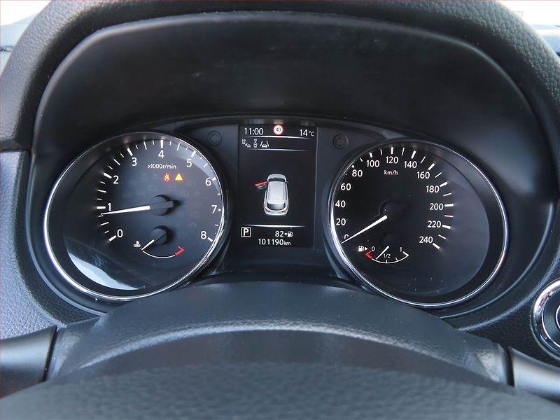 Nissan Qashqai (2016) Premier Edition 1.2 DIG-T - fotka 11 z 23