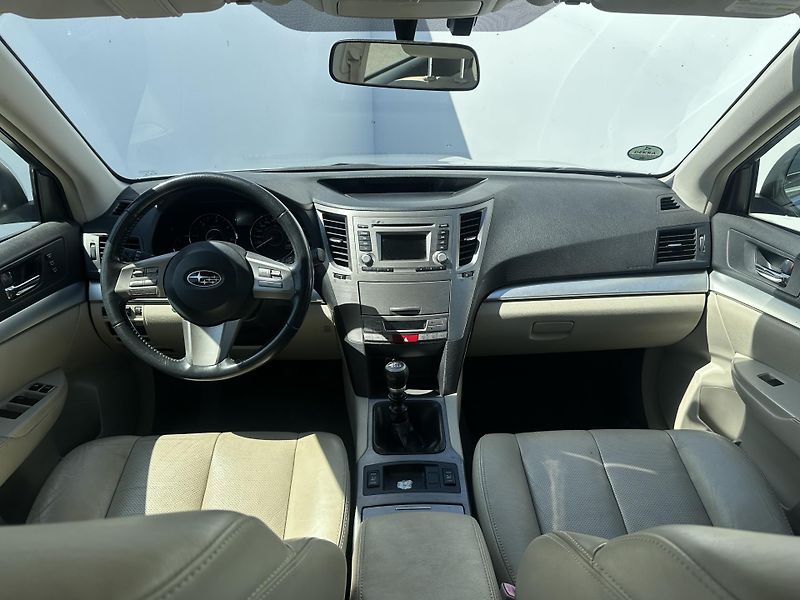 Subaru Outback (2012) 2.0 D 4x4 manual  - fotka 23 z 30
