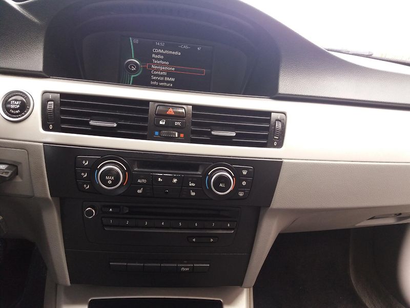 BMW Řada 3 (2010) 2.0d,105kW,VÝHŘEV.SEDADEL!! - fotka 11 z 26
