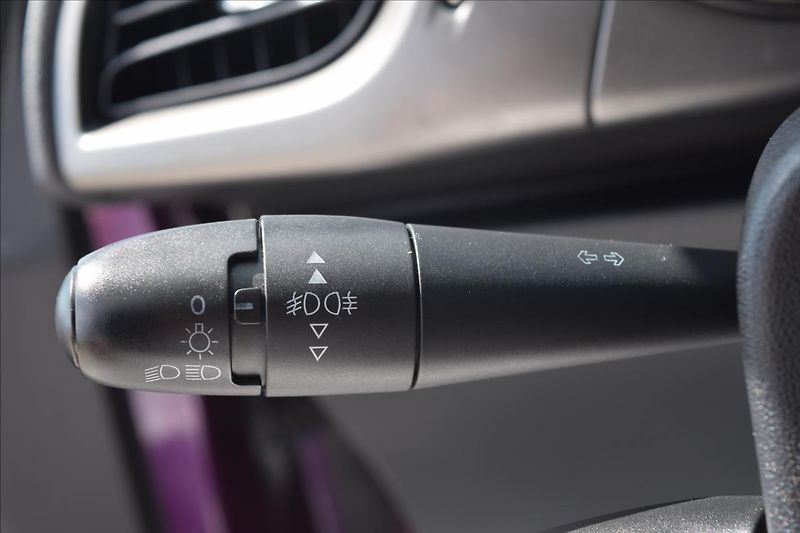 Citroën C3 1,2 i 60KW NÍZKÉ KM ALU PO STK - fotka 28 z 42