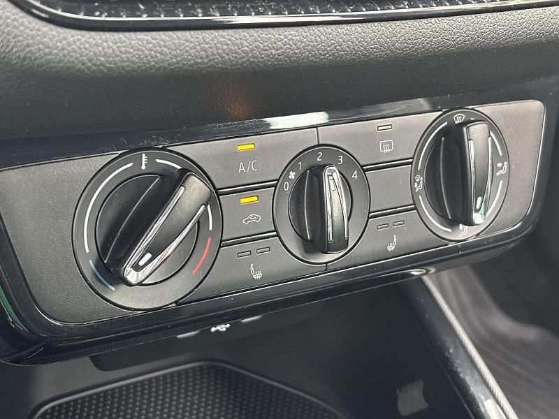 Škoda Fabia (2023) 1.0 TSI Ambition + - fotka 12 z 27