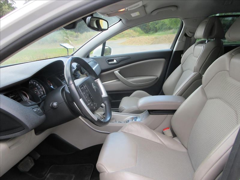 Citroën C5 2,0 HDi, Exclusive, Tourer, 1. - fotka 11 z 39