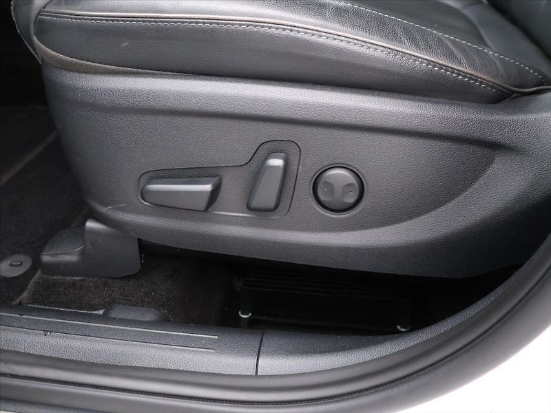 Hyundai Santa Fe 2,2 142kW TCI-NEW R LED CZ - fotka 15 z 26
