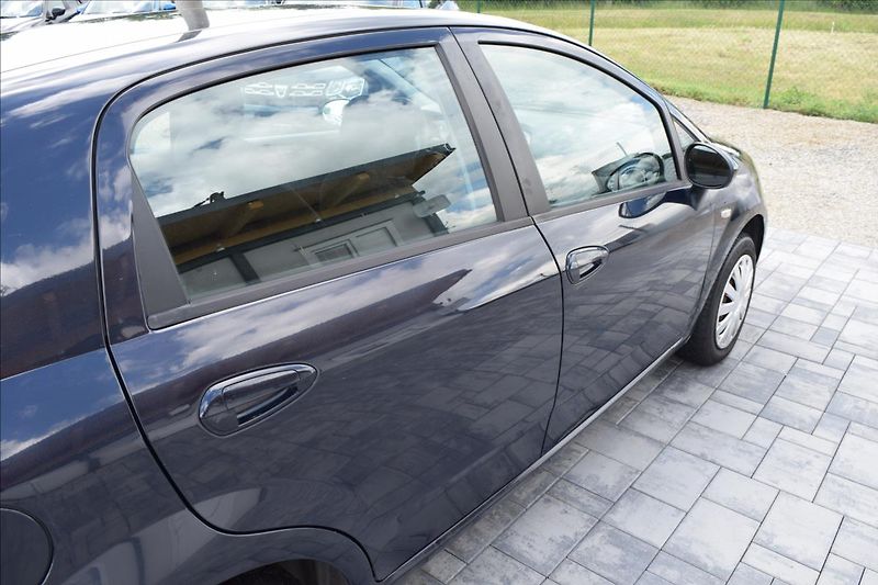 Fiat Grande Punto 1,2 i 51KW PO ROZVODECH KLIMA - fotka 8 z 42