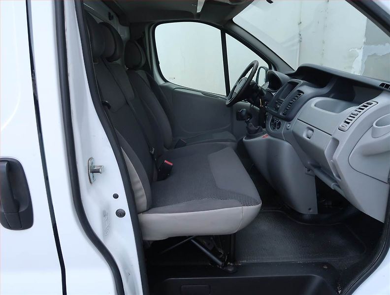 Opel Vivaro (2013) 2.0 CDTI, ČR - fotka 9 z 15