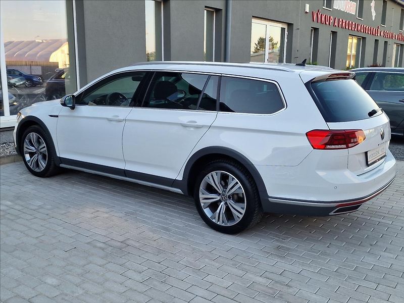 Volkswagen Passat 2.0TDI 147kW DSG Alltrack, ČR - fotka 7 z 50