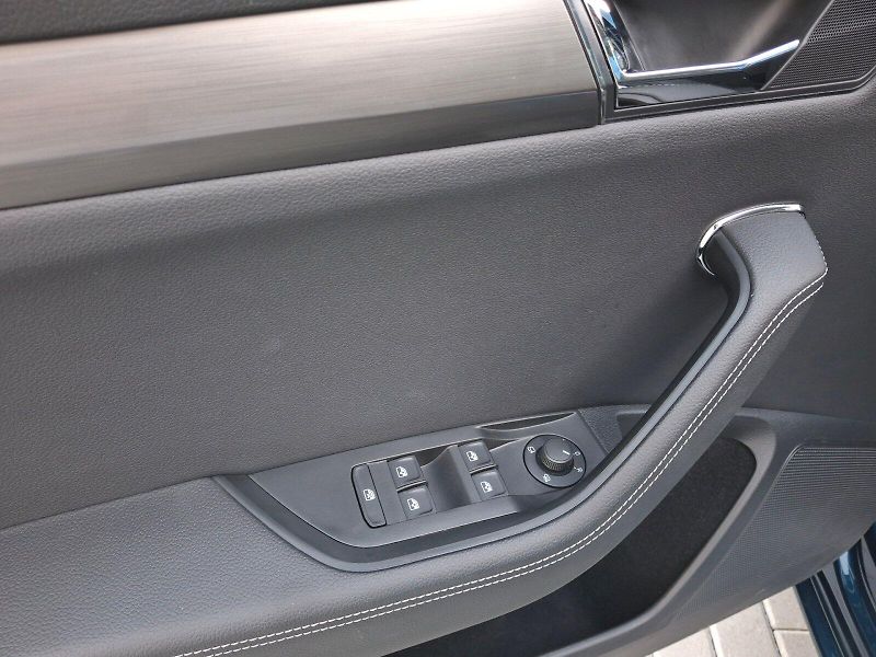 Škoda Superb (2023) Style DSG 1,5TSi 110kW - fotka 28 z 35