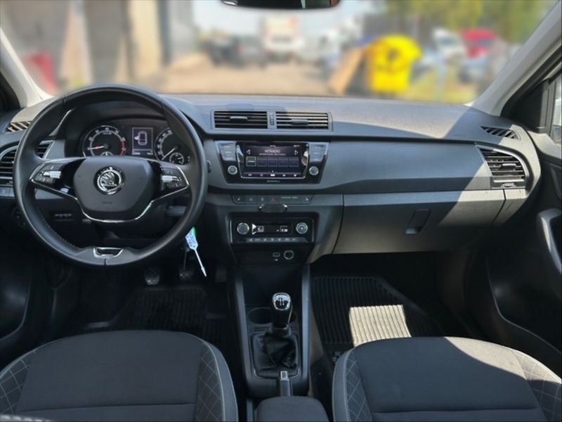 Škoda Fabia 1,0 TSI 70 Ambition 5d - fotka 9 z 11