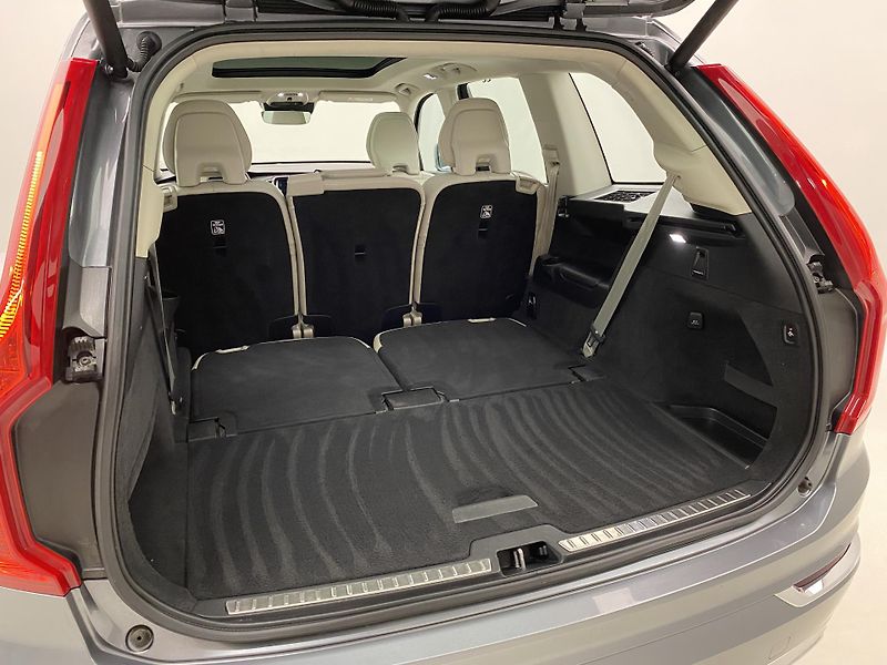 Volvo XC90 D5 AWD INSCRIPTION REZERVACE - fotka 6 z 54