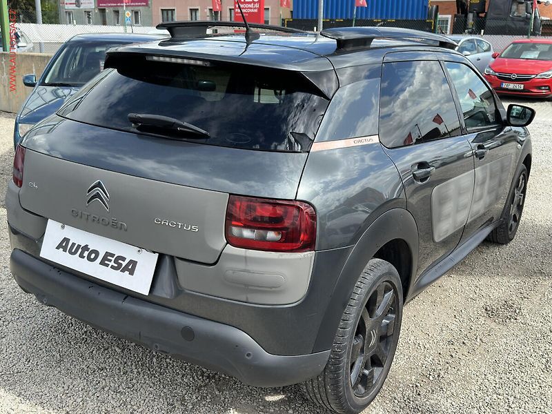Citroën C4 Cactus (2014) 1.6 HDi, 2.maj,ČR, AT, LED - fotka 4 z 19