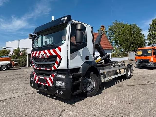 Iveco Ostatní AD190S31 4x2 hákový natah. - fotka 2 z 23