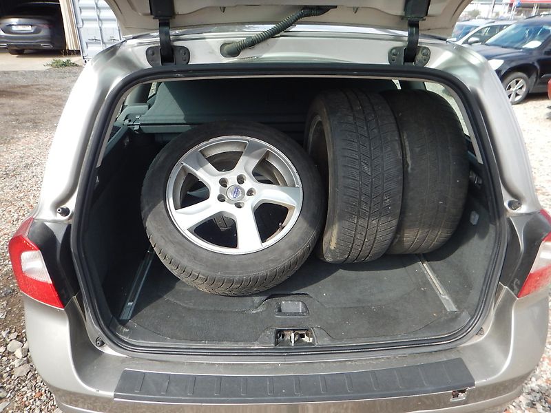 Volvo V70 D3 2.0 D, AUT, 120 kW  - fotka 14 z 31