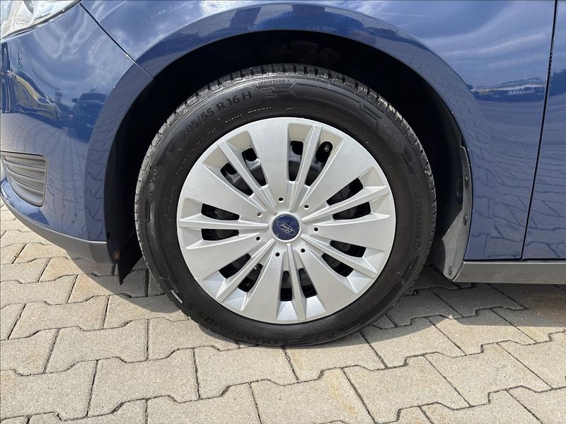 Ford Focus 1,6 Trend 1.6 Duratec Ti-VCT - fotka 9 z 33