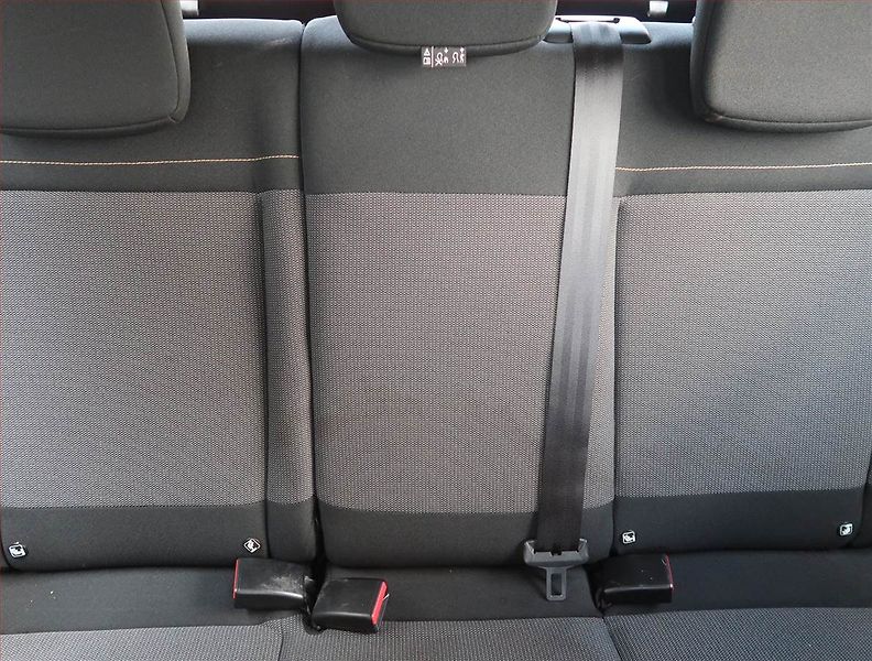 Citroën C3 (2017) Feel 1.2 PureTech, Automat - fotka 10 z 13