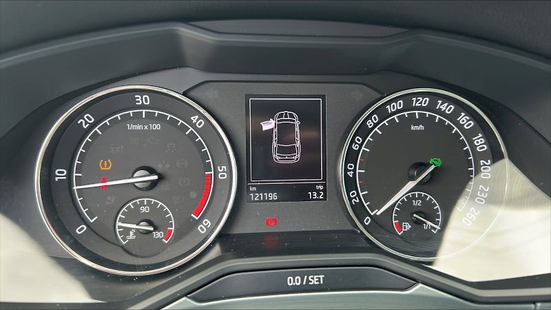 Škoda Superb (2018) COMBI / 2.0 TDI / 110 kW / 7DS - fotka 20 z 25