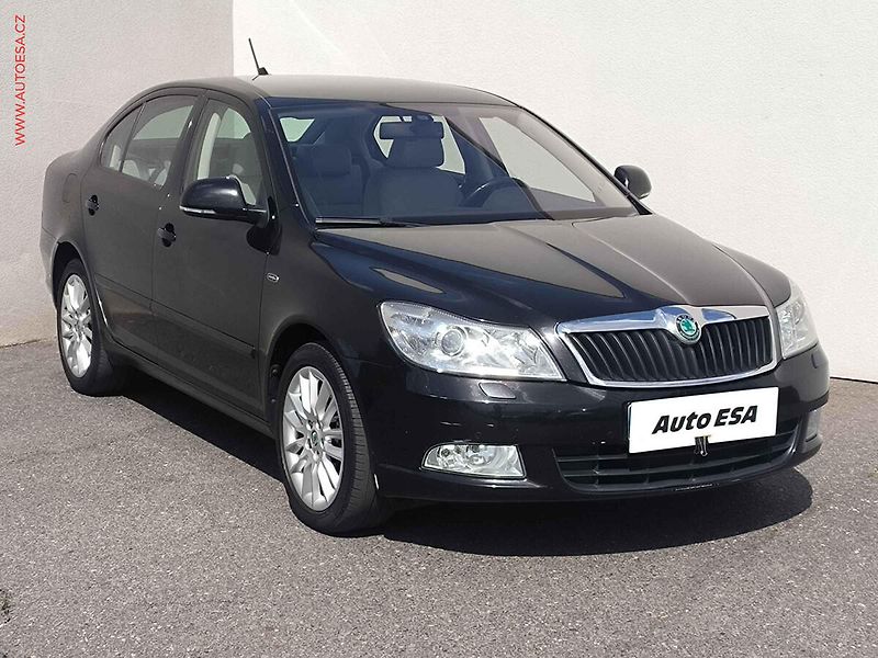 Škoda Octavia (2011) 2.0 TDi, ČR, Xenon, navi - fotografie inzerátu