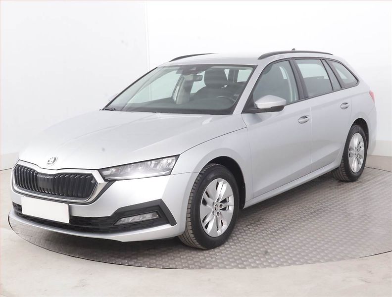 Škoda Octavia (2022) Ambition 2.0 TDI, ČR,1.maj - fotka 2 z 15
